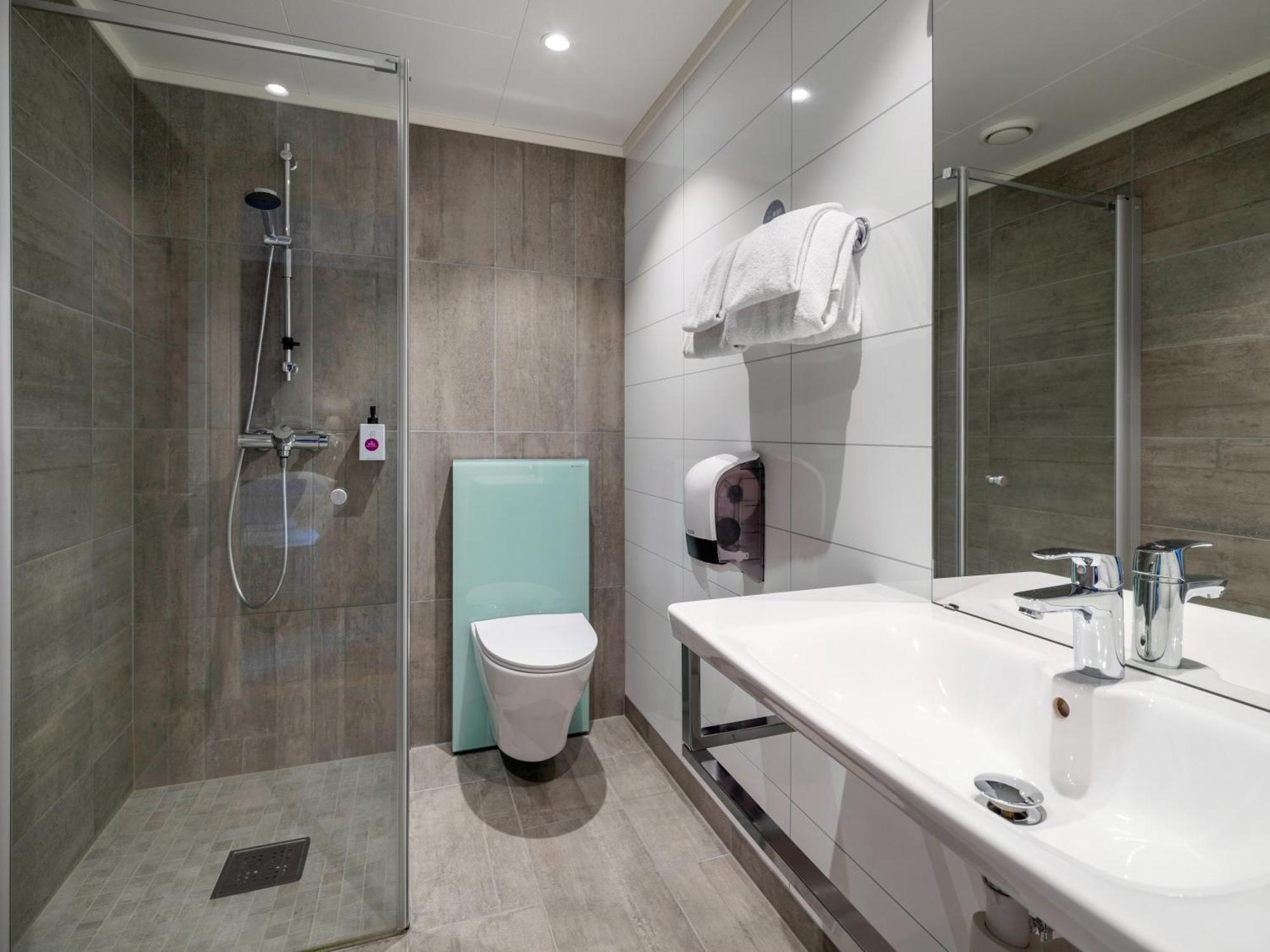 Comfort Hotel פינסנס מראה חיצוני תמונה