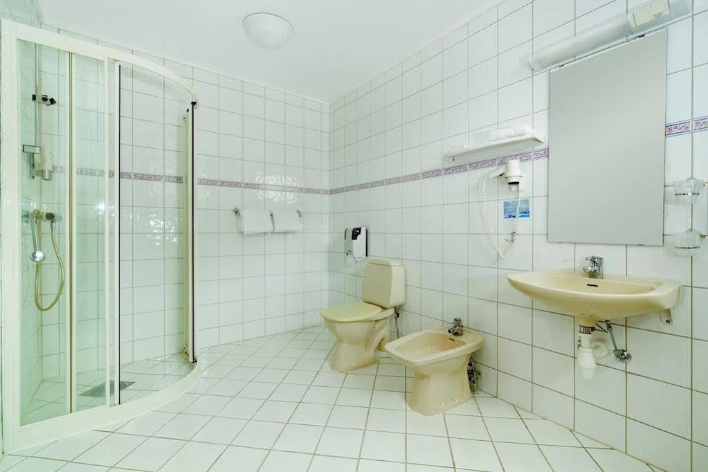 Comfort Hotel פינסנס מראה חיצוני תמונה